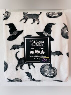 Halloween Collection Halloween Black Cats Bats and Pumpkins Throw Blanket